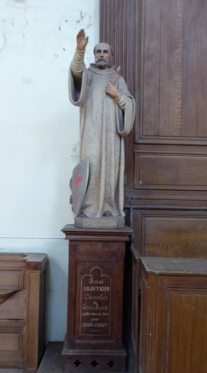 베르농의 성 아주토르_photo by Le Passant_in the Abbey of the Holy Trinity of Tiron in France.jpg